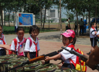 虎门镇带学生到部队进行爱国主义教育