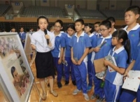 “银幕故事 时代记忆——红色经典电影海报展”首展在梅县东山中学举行