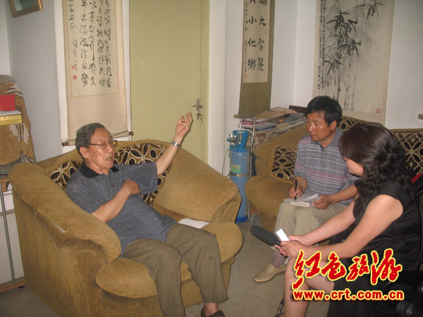 左起：贺敬之 杨文忠 刘亚莲