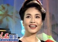 彭丽媛历年春晚造型大盘点
